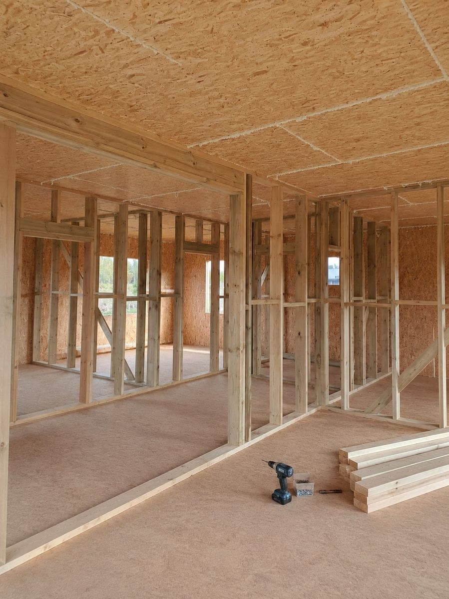 Строительство дома 100 м² в Буденовце — боковой ракурс